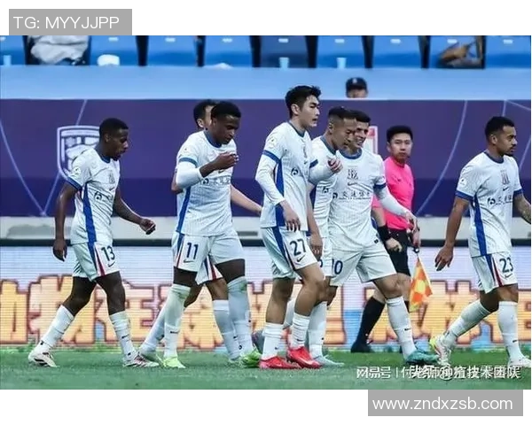 中超热刺小胜里昂红牌事件引发全场热议数据分析揭示比赛关键因素